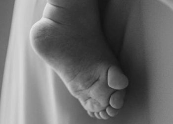 Η ιστορία της Τρικαλινής μικρούλας που γεννήθηκε εξαδάκτυλη