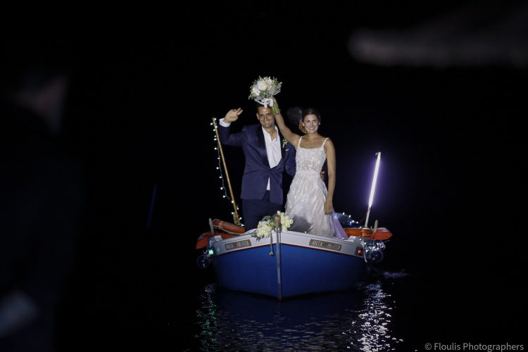 Με αύρα θαλασσινή ο γάμος του Τάσου Κολτσίδα με την Ελένη Κυπριζλή
