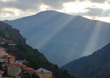 Μαγική ανατολή του ηλίου στο Γαρδίκι Ασπροποτάμου