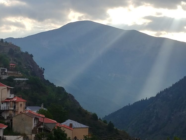 Μαγική ανατολή του ηλίου στο Γαρδίκι Ασπροποτάμου