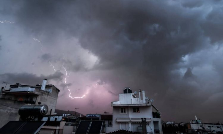 Καιρός: Πού θα χτυπήσουν έντονα φαινόμενα – Πότε υποχωρεί η κακοκαιρία