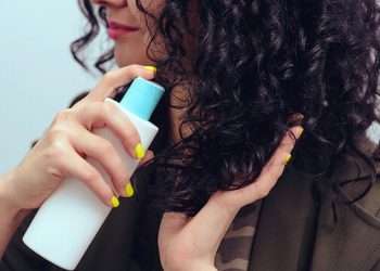 13 χρήσεις της λακ μαλλιών που θα σας εκπλήξουν (vid)