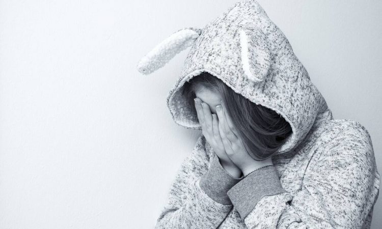 Πάτρα: Χτύπησαν με σιδηρολοστό στο πρόσωπο 14χρονη