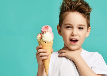 Πονόλαιμος παιδιού το καλοκαίρι: Τρόποι αντιμετώπισης