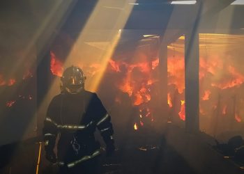 Τρικαλινοί πυροσβέστες μέσα στην πύρινη κόλαση-Φωτογραφίες που συγκλονίζουν