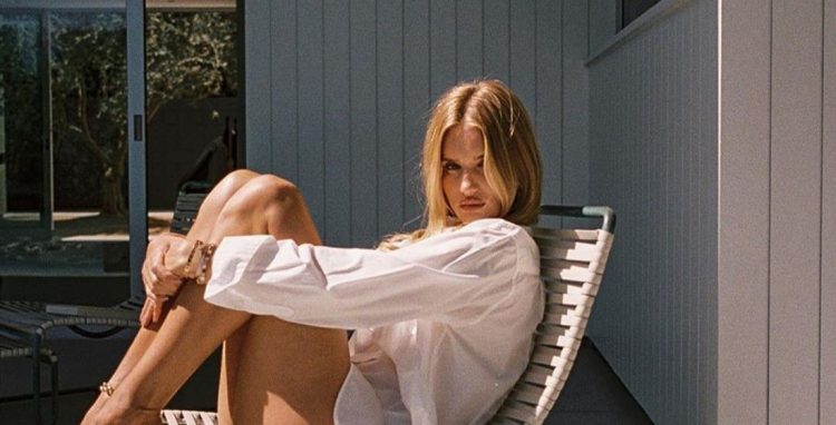 Θες να κάνεις μίνιμαλ ντύσιμο; Τα styling tips της Rosie Huntington-Whiteley θα απογειώσουν το στιλ σου