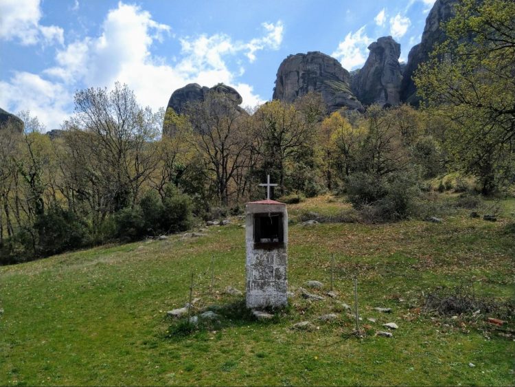Ρουξιόρι, Τριστιανός, Ρίγκλαβo: Τρεις διαλυμένοι οικισμοί κοντά στο χωριό Καστράκι Καλαμπάκας