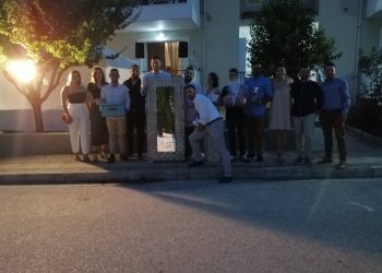 Στα Τρίκαλα οι νέοι τηρούν τα έθιμα… παρά το 5G