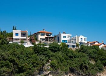 Τα εξοχικά που μαγνητίζουν τα βλέμματα στα παράλια της Λάρισας – Φωτογραφίες