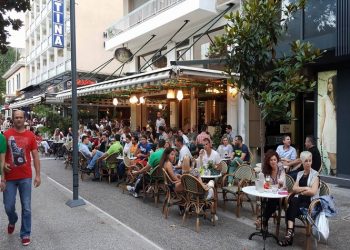 Κανονικά η λειτουργία των μπαρ και των καταστημάτων εστίασης στα Τρίκαλα