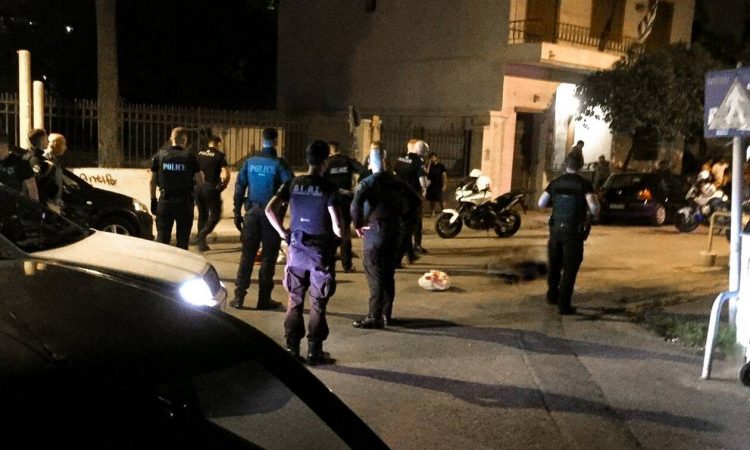 Καλλιθέα: Του ζήτησε διαζύγιο και την κάρφωσε με τσεκούρι – Νέα στοιχεία για την απόπειρα δολοφονίας