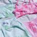 Βρήκαμε πώς θα κάνεις tie-dye τα ρούχα σου μόνο με φρούτα