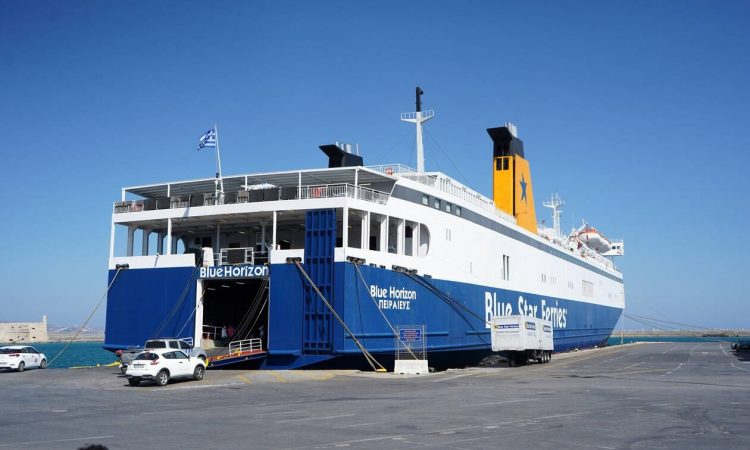 Στον Πειραιά το Blue Horizon – Πέθανε ο 30χρονος μηχανικός από την έκρηξη στο πλοίο