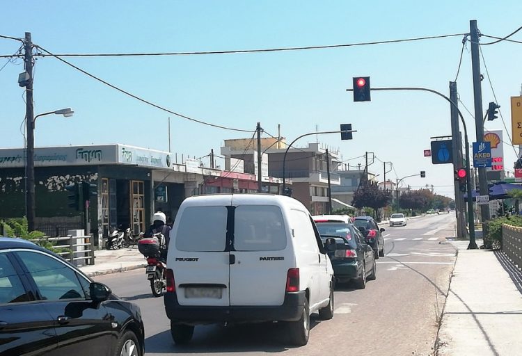Δ. Τρικκαίων: Λειτουργούν τα φανάρια στη γέφυρα της οδού Καρδίτσης