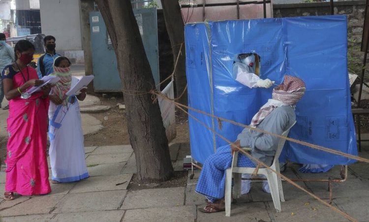Κορονοϊός – Ινδία: 77.266 κρούσματα σε 24 ώρες