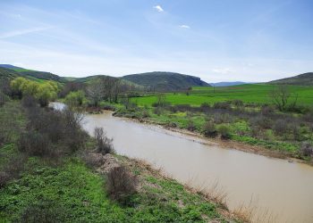 Καταγγελία για την μόλυνση των νερών του Ενιπέα