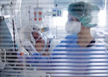Κορωνοϊός: Διασωληνώθηκε 27χρονη γιατρός στο Πανεπιστημιακό νοσοκομείο Λάρισας