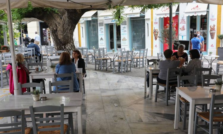 Κορονοϊός: Έρχονται μέτρα 5,5 δισ. ευρώ – Πώς θα στηριχθούν εργαζόμενοι και επιχειρήσεις