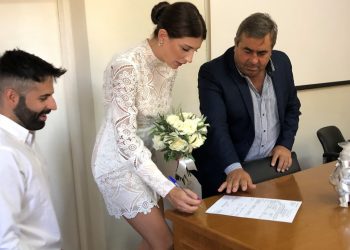 Λαμπερός γάμος στο Δημαρχείο Πύλης
