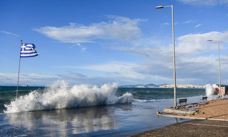 Δεκαπενταύγουστος με Έκτακτο Δελτίο από την ΕΜΥ – Πού και πότε θα είναι έντονα τα φαινόμενα
