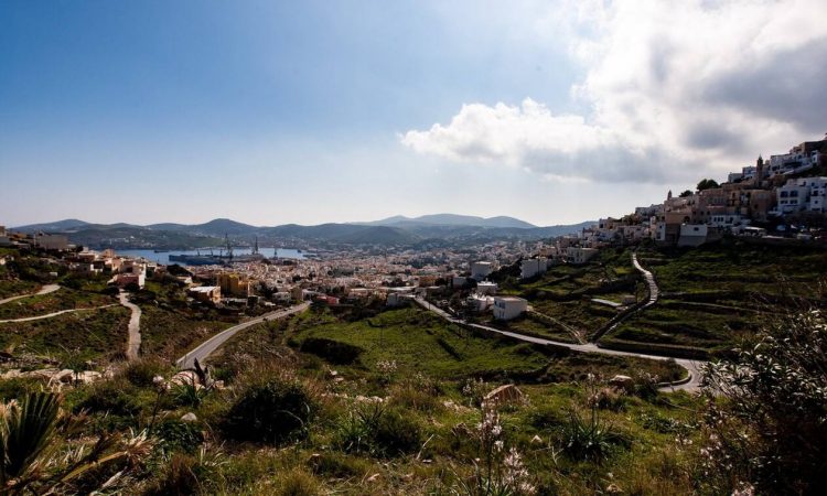 Καιρός τώρα: Με 36 βαθμούς και τοπικές νεφώσεις η Τρίτη (pics)