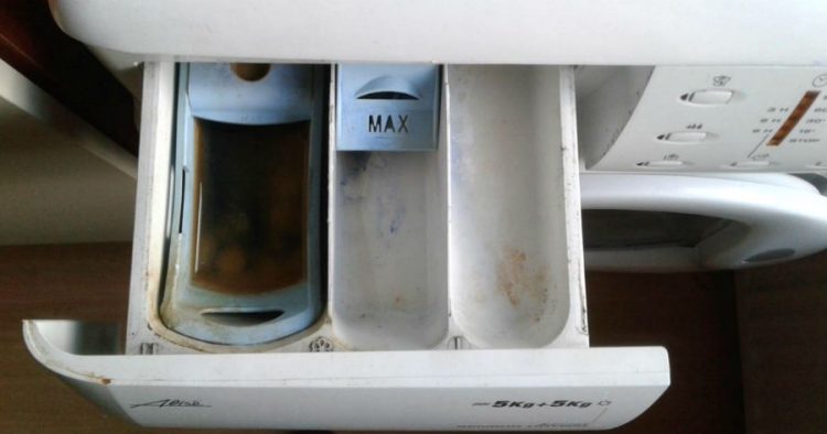 Πως καθαρίζει η μούχλα από το συρτάρι του πλυντηρίου