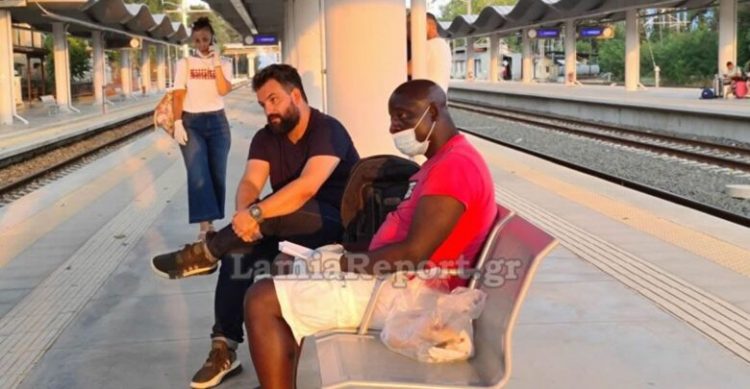 Τον πέταξαν έξω από το τραίνο γιατί νόμιζαν ότι είχε κορωνοϊό – Είχε νοσηλευτεί στο Πανεπιστημιακό Νοσοκομείο Λάρισας (φωτο – βίντεο)