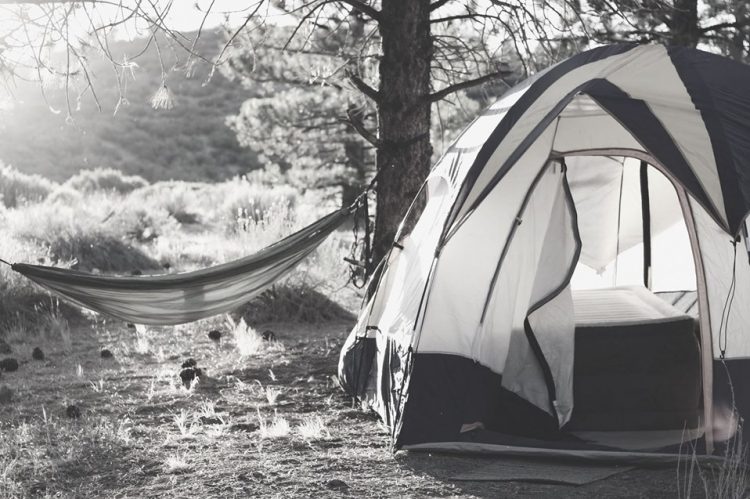 Ξενοδοχείο, κάμπινγκ ή τροχόσπιτο; Οδηγός καλοκαιρινών διακοπών