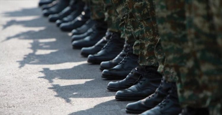 Λάρισα: Με κορωνοϊό τρεις αξιωματικοί και ένας στρατιώτης – Μαζικές ιχνηλατήσεις στο 404 ΓΣΛ