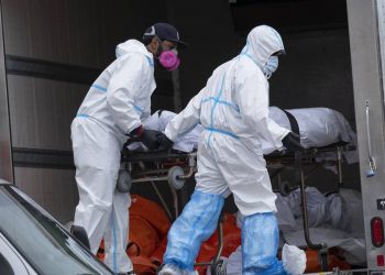 Κορονοϊός – ΗΠΑ: 1.199 νεκροί σε 24 ώρες – Στα 5,84 εκατ. τα κρούσματα
