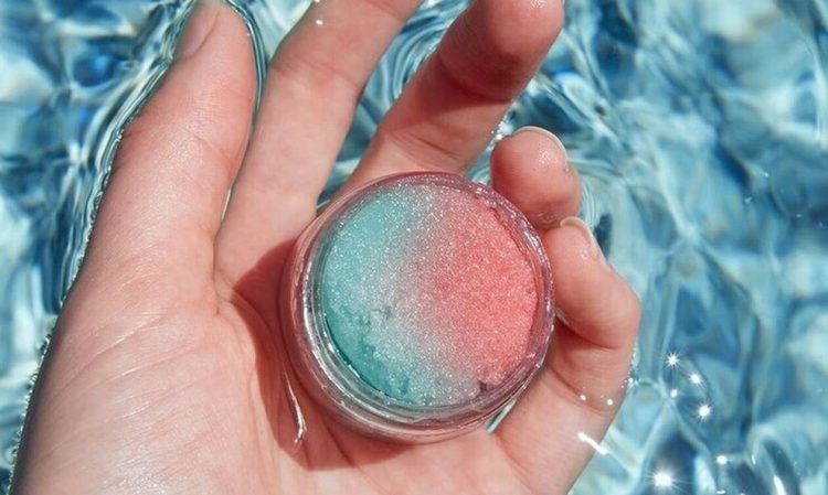 5 tips για να φτιάξεις με επιτυχία το καλύτερο DIY scrub χειλιών
