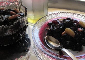 Γλυκό του κουταλιού μαύρο σταφύλι