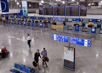 Φρένο στις αφίξεις από το εξωτερικό έβαλε η πανδημία