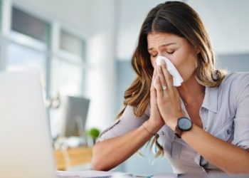 Κορονοϊός, γρίπη, κρυολόγημα: Τι διαφορές έχουν στα συμπτώματα
