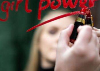 Δες τα ωραιότερα κραγιόν του φετινού φθινοπώρου