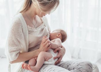 Θηλασμός και περίοδος: Πότε επανέρχεται μετά τον τοκετό;