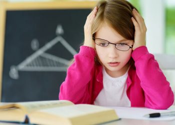 4 tips για να αντιμετωπίσουν τα παιδιά το άγχος της επιστροφής στο σχολείο