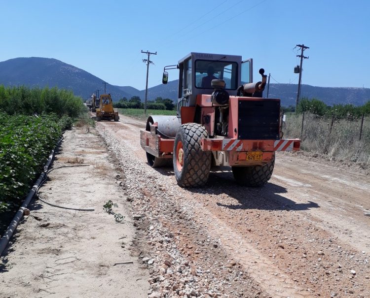 Ξεκίνησαν τα έργα ασφαλτόστρωσης αγροτικών δρόμων σε Κεραμίδι και Ζάρκο