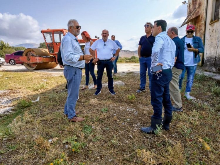 Ενημέρωση του Δήμου Φαρκαδόνας προς τους προέδρους των Δημοτικών και Τοπικών Κοινοτήτων