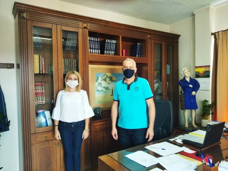 Στις διευθύνσεις Α/θμιας και Β/θμιας εκπαίδευσης εκπρόσωπος του Δήμου Φαρκαδόνας