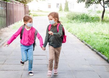 Πρώτη φορά σχολείο; Πώς θα κάνει νέους φίλους αφού κρατάμε αποστάσεις;