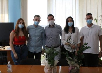 Όρκοι αιώνιας πίστης για δύο ζευγάρια στο Δημαρχείο Φαρκαδόνας