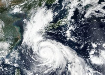 Ιαπωνία: Συναγερμός για τον τυφώνα Χάισεν – Φέρνει ισχυρούς ανέμους και καταιγίδες