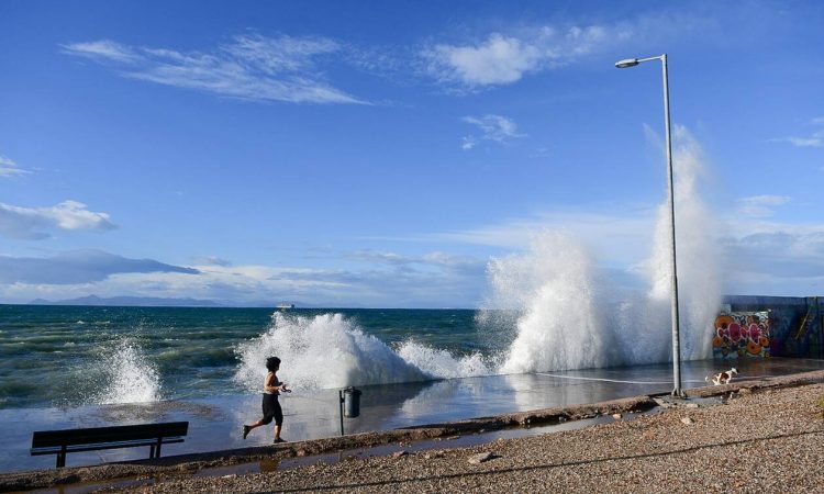 Ηλιόλουστος ο καιρός το Σάββατο – Μέχρι 8 μποφόρ οι άνεμοι στο Αιγαίο