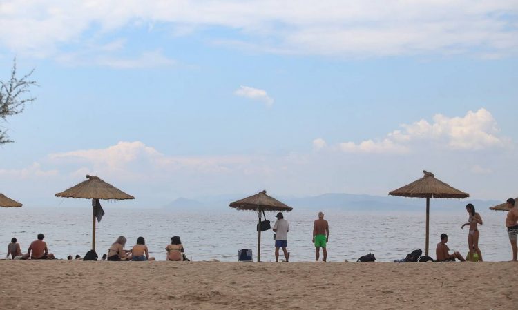 Καιρός: Με αραιές νεφώσεις η Παρασκευή – Πού θα βρέξει από το μεσημέρι