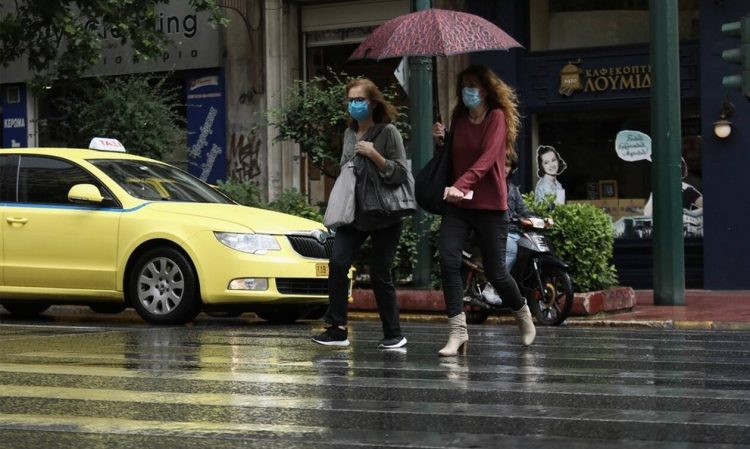 Καιρός: Βροχερό Σαββατοκύριακο – Πού θα «χτυπήσει» η κακοκαιρία (χάρτες)