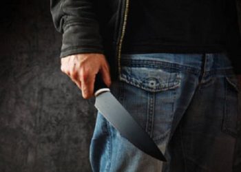 Λάρισα: Βίασε 17χρονο με την απειλή μαχαιριού