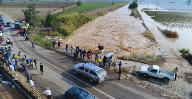 Εκκενώνεται η Μεταμόρφωση του Δήμου Παλαμά