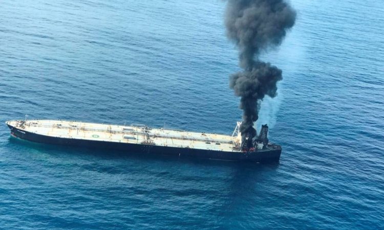 Φωτιά σε τάνκερ ανοιχτά της Σρι Λάνκα – Πέντε Έλληνες στο πλήρωμα