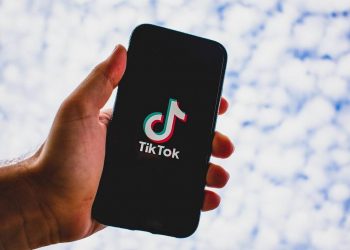«Benadryl challenge»: Η νέα μοιραία «πρόκληση» στο TikTok – Νεκρή 15χρονη
